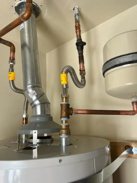 Water heater installation and plumbing repair in Rancho de los Alisos